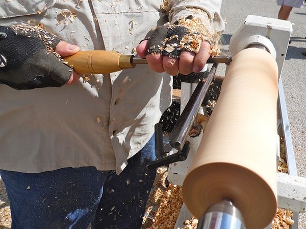 Menuisier à caen : solutions durables pour votre extérieur